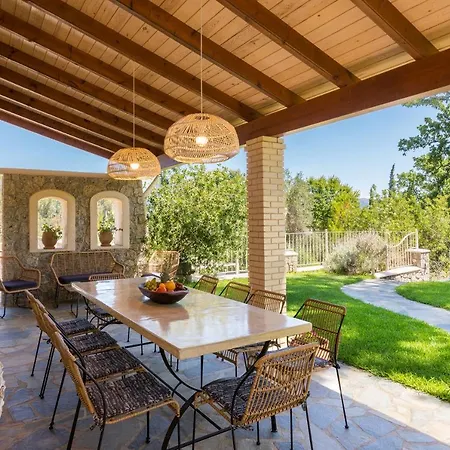 St Nicholas House With Private Heated Pool * Dasziá