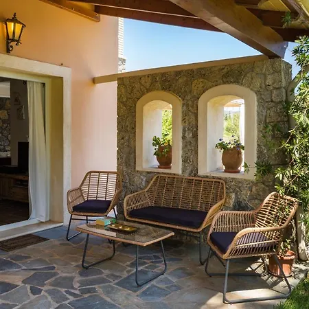 St Nicholas House With Private Heated Pool * Dasziá