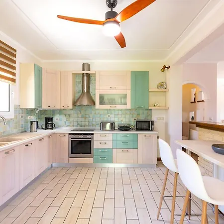 Villa St Nicholas House With Private Heated Pool Villa *