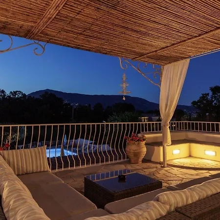 Villa St Nicholas House With Private Heated Pool Villa