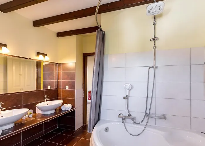 St Nicholas House With Private Heated Pool * Dassia (Corfu)