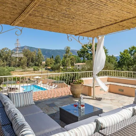 St Nicholas House With Private Heated Pool *