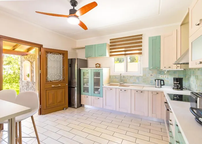 St Nicholas House With Private Heated Pool * Дассия