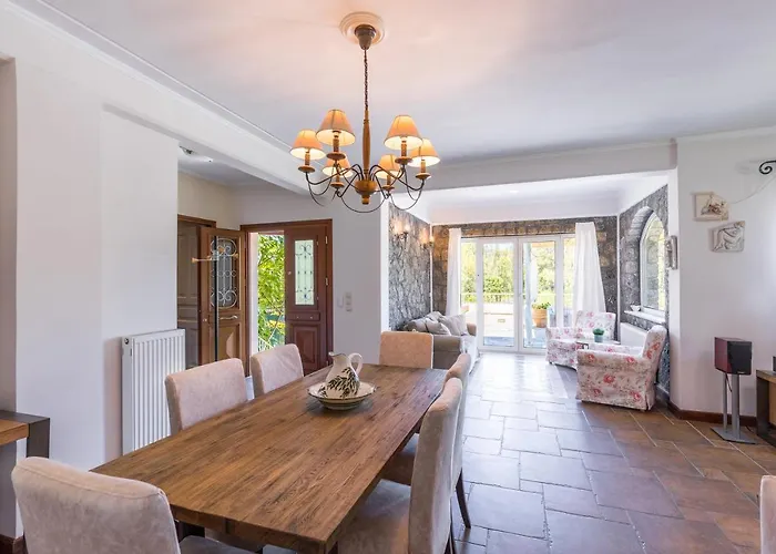St Nicholas House With Private Heated Pool *