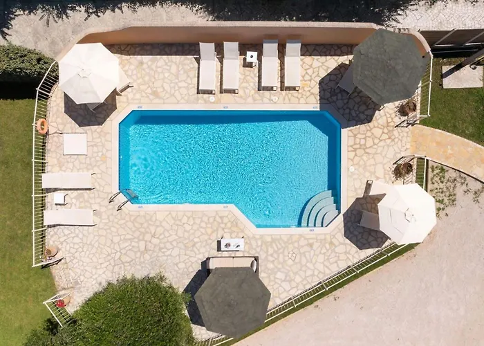St Nicholas House With Private Heated Pool Вилла