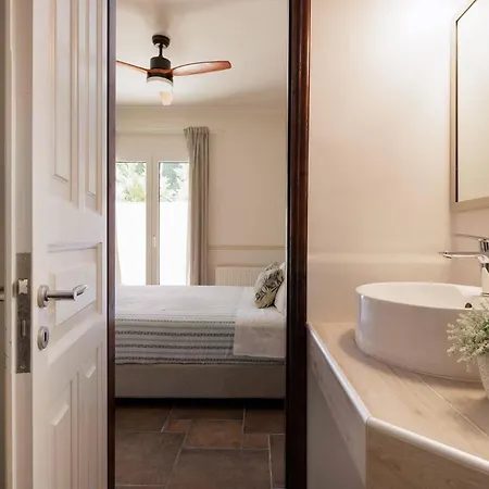 Villa St Nicholas House With Private Heated Pool *